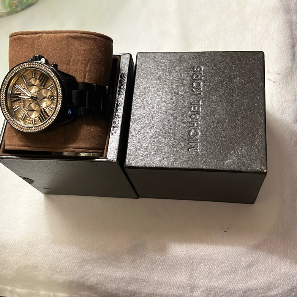 Authentic Michael Kors watch black/Gold